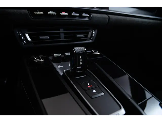 Porsche 911 3.0 Carrera 4 GTS 2022 Benzine 21