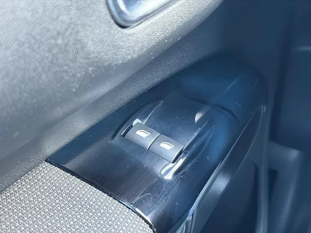 Citroën C4 Cactus 1.2 PureTech Business 2016 Benzine 26