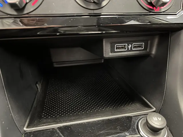 Volkswagen T-Cross 1.0 TSI Life 2019 Benzine 34