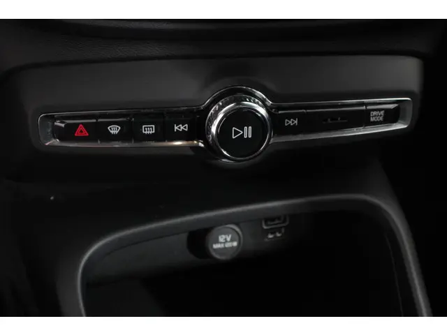 Volvo XC40 1.5 T3 163 pk Automaat Momentum 2021 Benzine 16