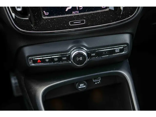 Volvo XC40 T4 190pk Geartronic R-Design 2019 Benzine 22