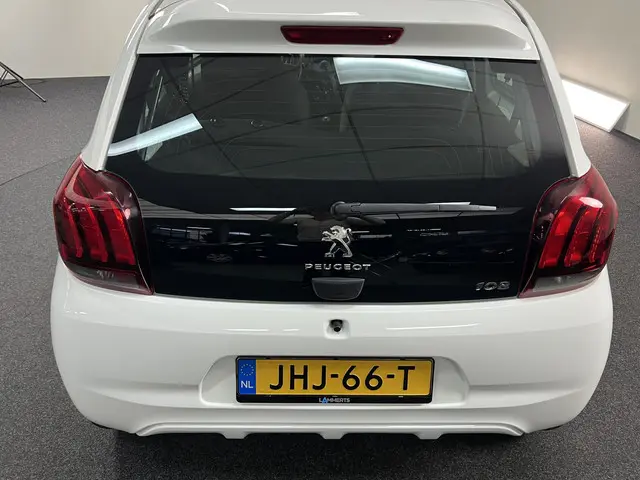 Peugeot 108 1.0 e-VTi RIJKLAAR!! 2020 Benzine 30