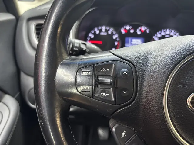 Kia Carens 1.6 GDi ComfortLine 7p 2013 Benzine 15