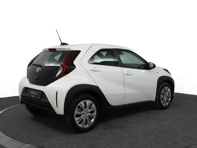Toyota Aygo X 1.0 VVT-i MT Play 2025 Benzine 2