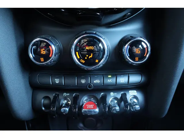 MINI Cooper Mini 1.5 Camden Edition 2023 Benzine 15