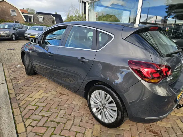 Opel Astra 1.4 Turbo Cosmo,trekhaak,navigatie 2013 Benzine 5