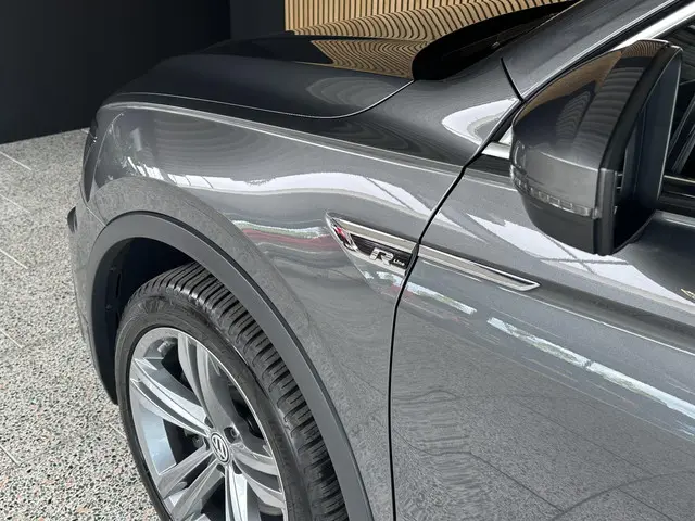 Volkswagen Tiguan 2.0 TSI 4Motion 2 x R-line 2018 Benzine 8