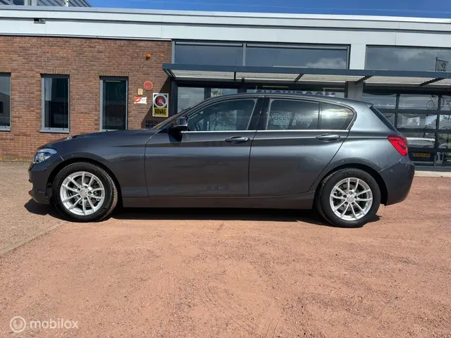 BMW 1 Serie 118i 2019 Benzine 2