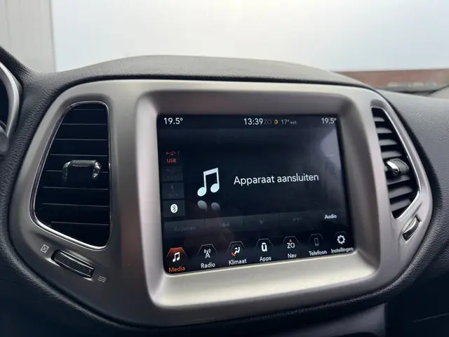 Jeep Compass 1.4 MultiAir Longitude 2018 Benzine 36