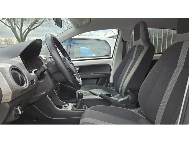 Volkswagen up! 1.0 BMT high up! 2019 Benzine 14