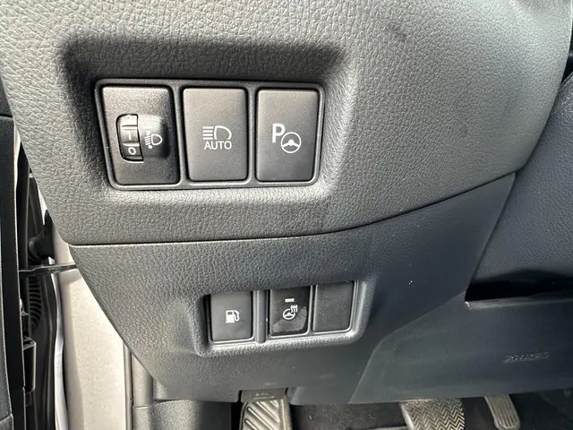Toyota C-HR 1.8 Hybrid Executive 2022 Hybride Benzine 13