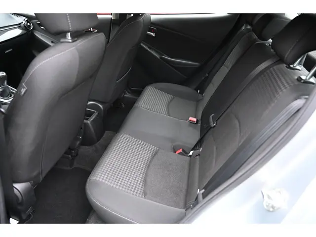 Mazda 2 Skyactiv-G 90 5MT Dynamic+ 2018 Benzine 27