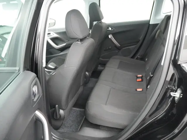 Peugeot 2008 1.2 PureTech Active 2016 Benzine 10
