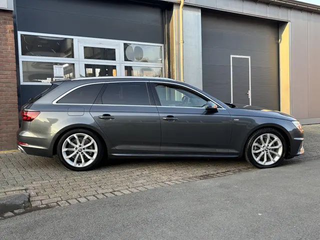 Audi A4 Avant 35 TFSI Sport S line edition 2019 Benzine 3