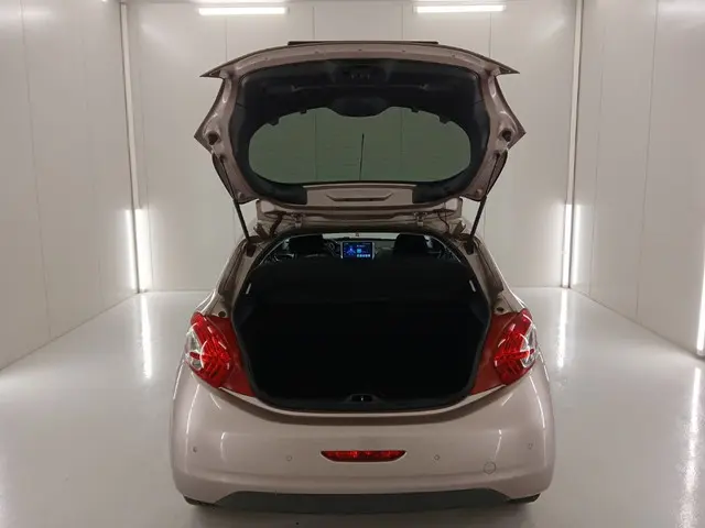 Peugeot 208 1.6 VTi Allure 2012 Benzine 10