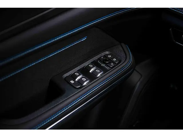 Lynk & Co 01 1.5 Business Edition 2025 Hybride Benzine 26