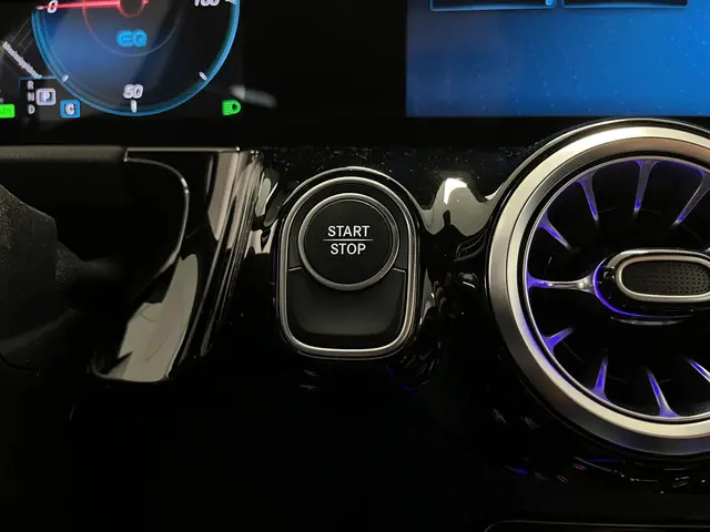 Mercedes-Benz EQA 250 AMG-Line 67 kWh 2021 Elektrisch 52