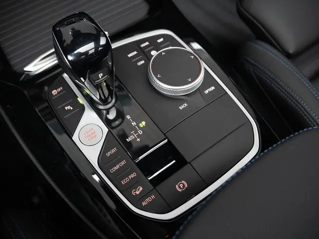 BMW X4 xDrive20i 2025 Benzine 42