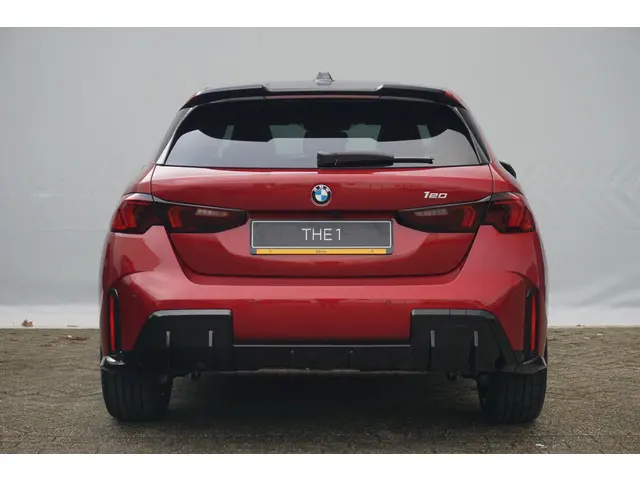 BMW 1 Serie 120 2026 Benzine 5