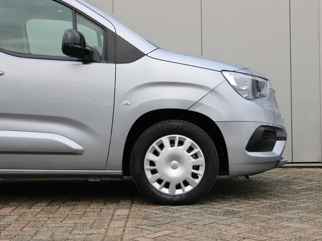 Opel Combo 1.5D L2H1 Standaard 2023 Diesel 21
