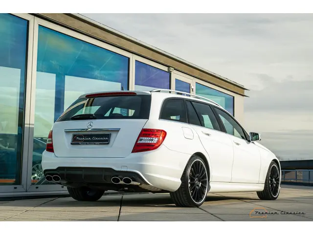 Mercedes-Benz C-Klasse C63 AMG Estate 2014 Benzine 28