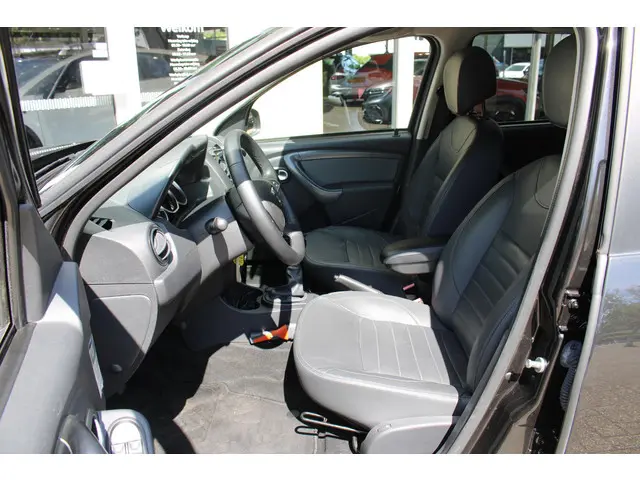 Dacia Duster 1.2 TCe 4x2 Blackshadow 2017 Benzine 11