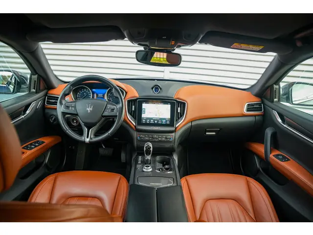 Maserati Ghibli 2