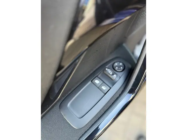 Peugeot 208 1.2 PureTech Blue Lion 2018 Benzine 32