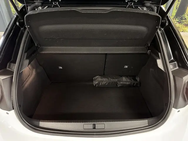 Opel Corsa 1.2 GS Line 2022 Benzine 22