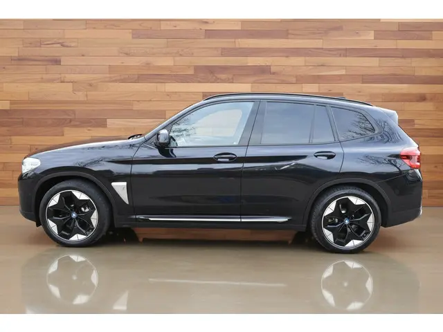 BMW iX3 High Executive 80 kWh 2021 Elektrisch 3