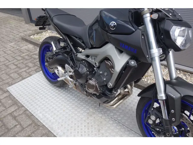 Yamaha MT 09 ABS 2014 Benzine 8