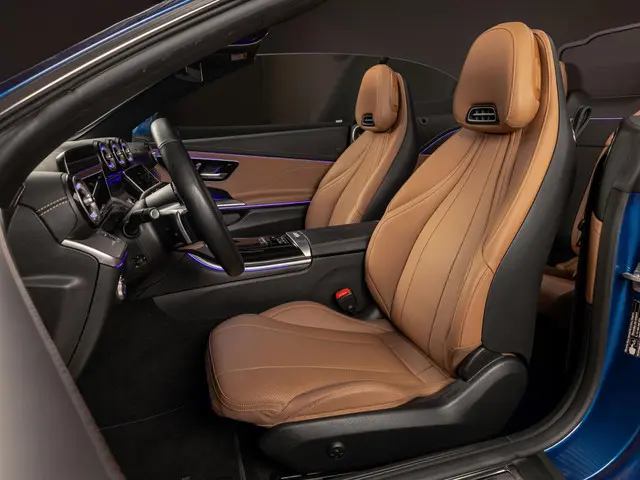 Mercedes-Benz CLE Cabriolet 200 AMG Line 2024 Benzine 9