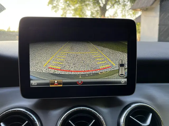 Mercedes-Benz CLA 180 AMG Line 2017 Benzine 13