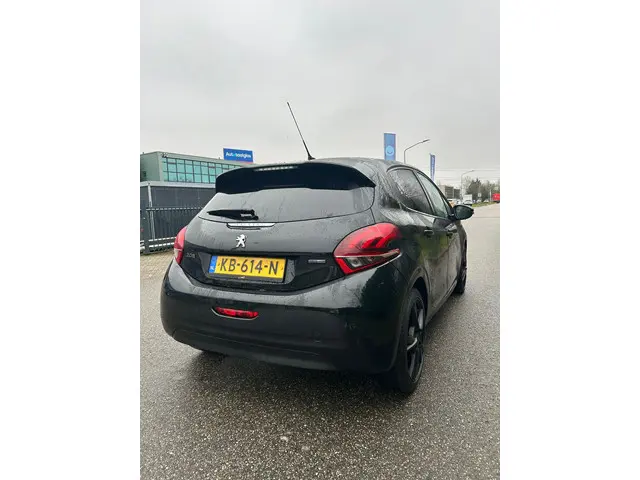 Peugeot 208 1.2 PureTech Blue Lion 2016 Benzine 6