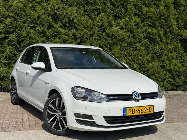 Volkswagen Golf 1.0 TSI CarPlay Camera LED 2017 Benzine