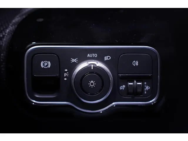 Mercedes-Benz A-Klasse 180d Design 2021 Diesel 43