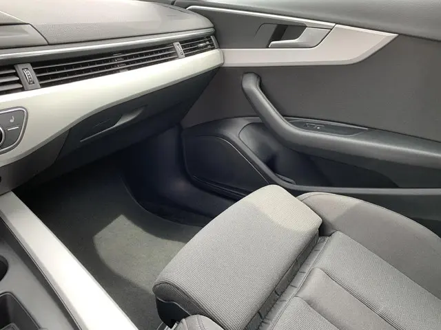 Audi A4 Avant 40 TFSI Business Edition 2020 Benzine 13