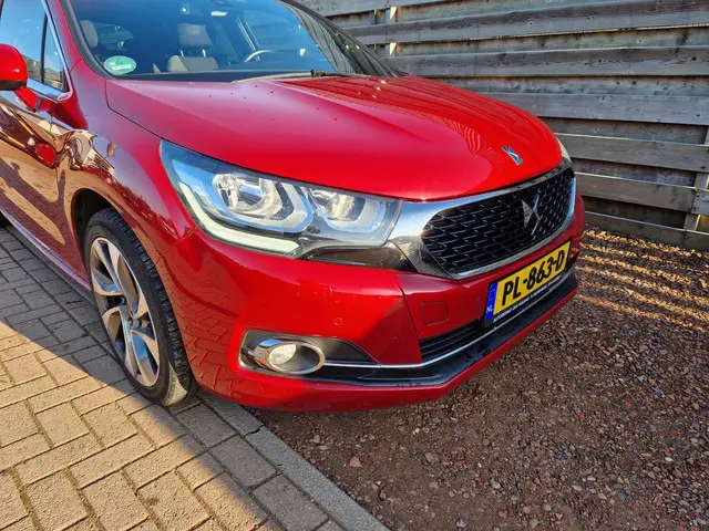 DS DS 4 1.2 PureTech Chic Navigatie 2017 Benzine 3