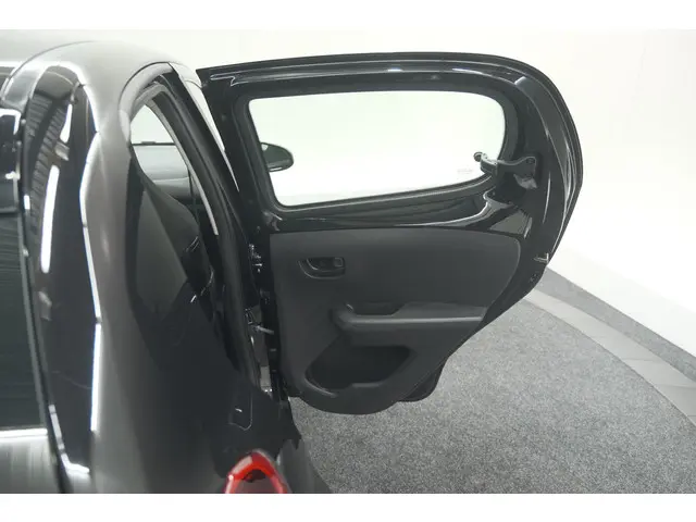 Peugeot 108 1.0 e-VTi Active 2021 Benzine 45