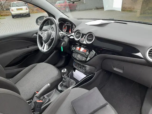 Opel ADAM 1.2 2016 Benzine 10