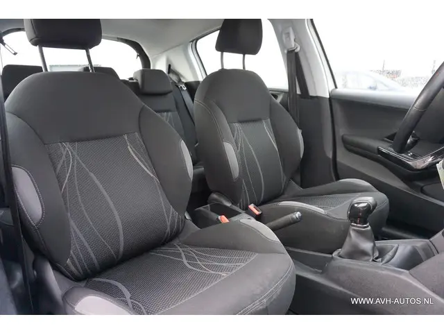 Peugeot 208 1.2 VTi Urban Soul 2013 Benzine 20