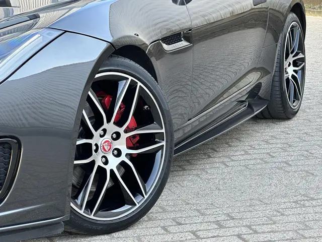 Jaguar F-Type P300 RWD R-Dynamic 2020 Benzine 28