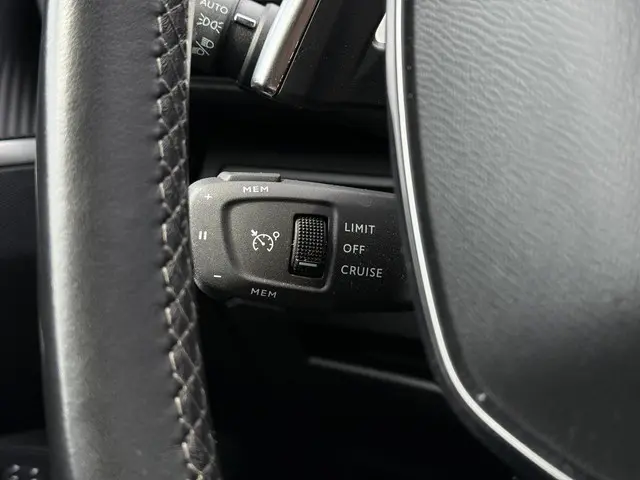 Peugeot 3008 1.2 PureTech Aut. 2022 Benzine 21