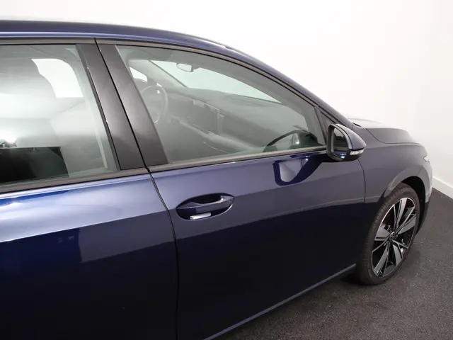 Volkswagen Golf 1.0 eTSI Life Business 2023 Benzine 7