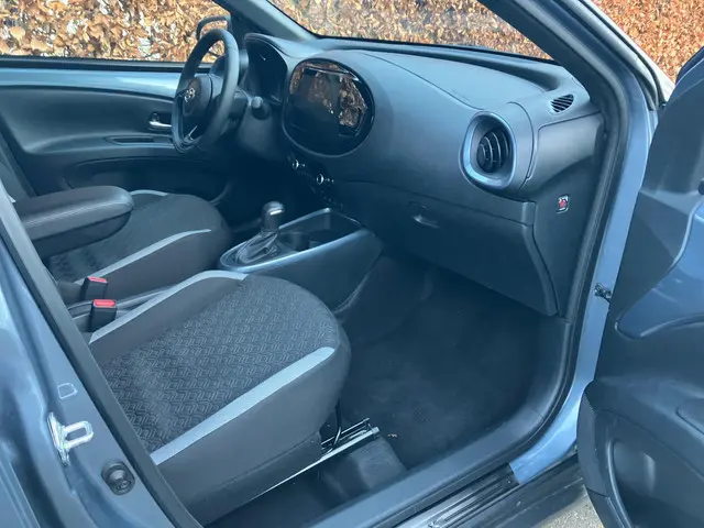 Toyota Aygo X 1.0 VVT-i S-CVT Envy Automaat 2024 Benzine 9