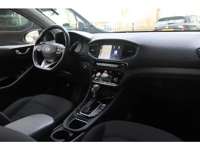 Hyundai IONIQ 1.6 GDi COMFORT AUT. 2018 Hybride Benzine 8