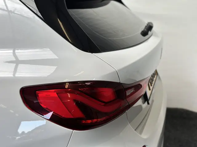 BMW 1 Serie 118i Business Edition Plus 2022 Benzine 14