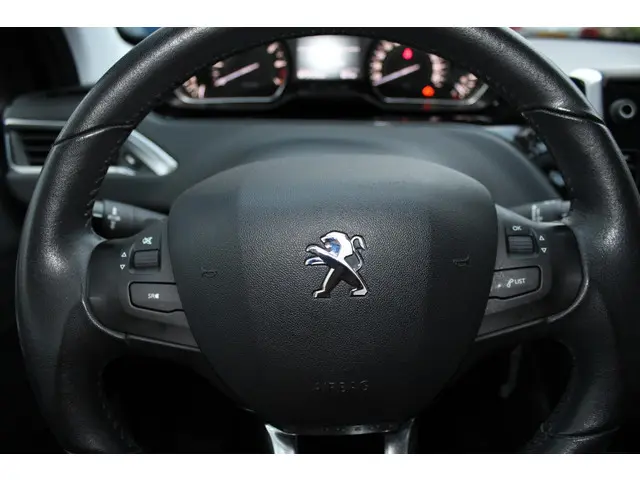 Peugeot 2008 1.2 PureTech Style 2015 Benzine 19