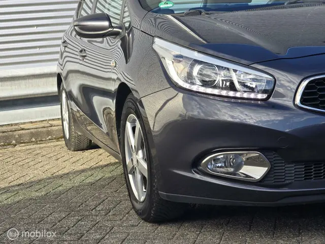 Kia cee'd 1.6 GDI ComfortLine |Jaar Garantie !! 2015 Benzine 34