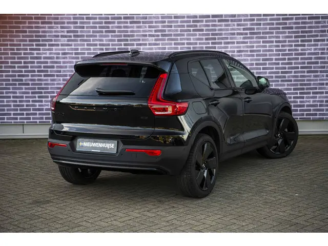 Volvo XC40 2.0 B3 Plus Black Edition 2025 Benzine 17
